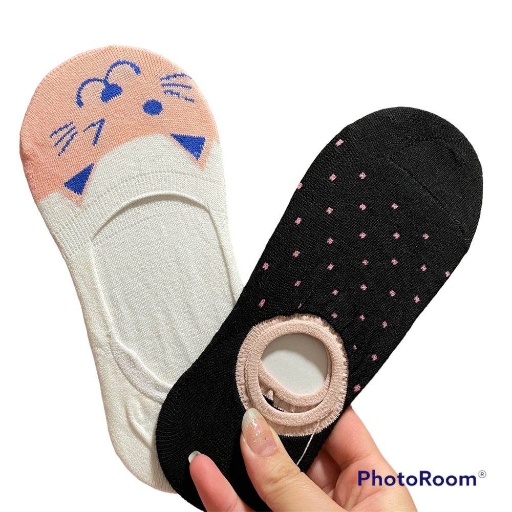 Brand New | Cute patterned no show socks, cat and polka dot pattern size 7